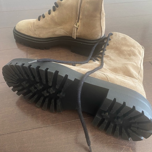 Soft suede leather boots - Picture 1 of 5